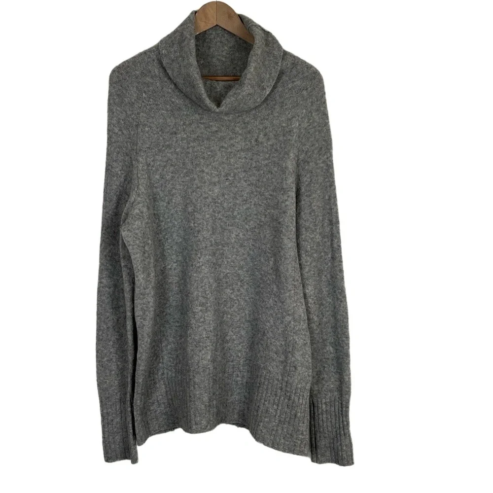 Aritzia Community Sweater Medium Gray Cowl Tunic Long Line Cozy‎ Warm Wool Yak